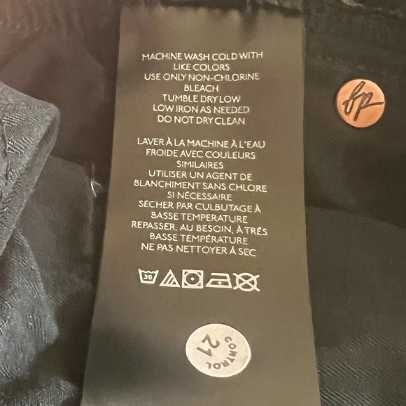 FREE PEOPLE CUFFED SLIM BOYFRIEND JEANS FADED BLACK NWT WOMEN'S SIZE 24 - Picture 15 of 16